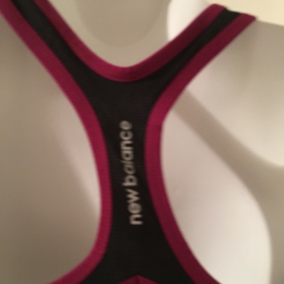 New Balance jewel feather camo sports bra size s - Picture 6 of 8